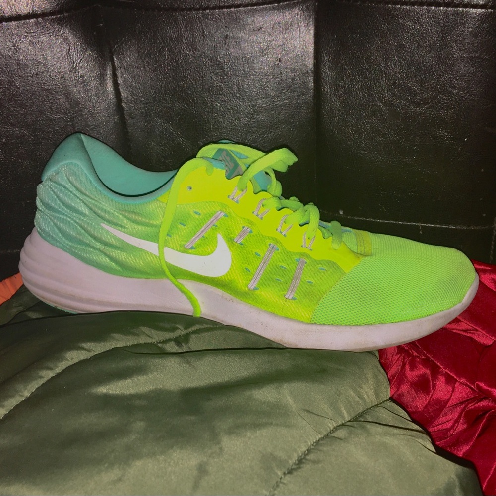 Yellow nike lunarstelos shoes